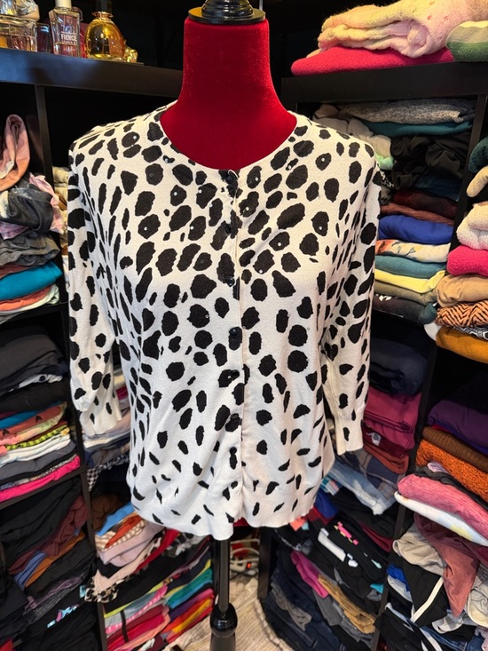 Xhilaration Sweaters - #452.🪷Xhilaration Black and White Spot Print Sweater. Xl